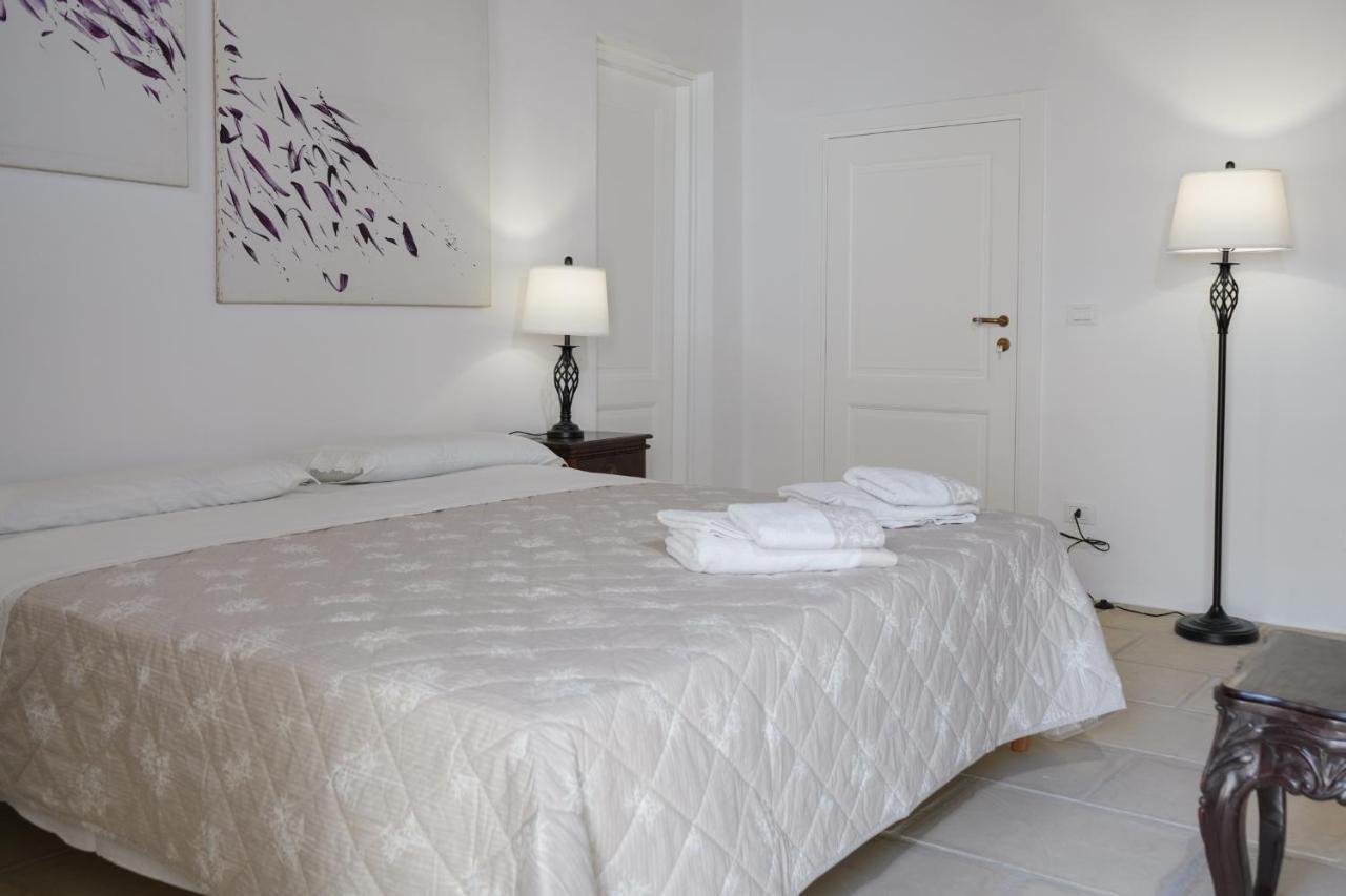 Palazzo Salvatori Hotel Soleto Luaran gambar